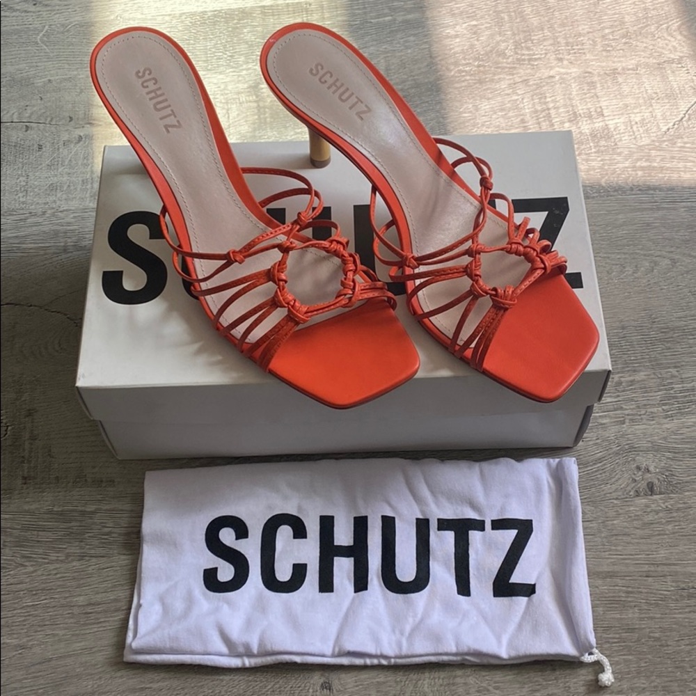NWT - SCHUTZ- Sandals